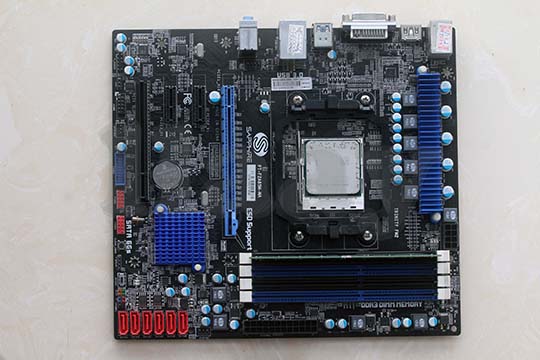 蓝宝石SAPPHIRE A85XM-MA Pure Platinum 主板（AMD 785G芯片）